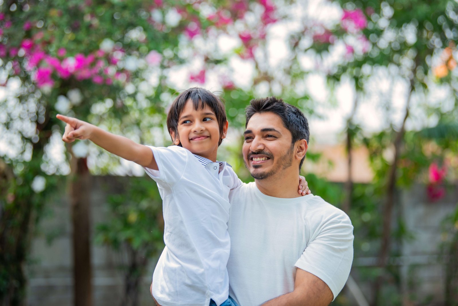 ¿Cómo pueden los padres solteros establecer legalmente la paternidad?